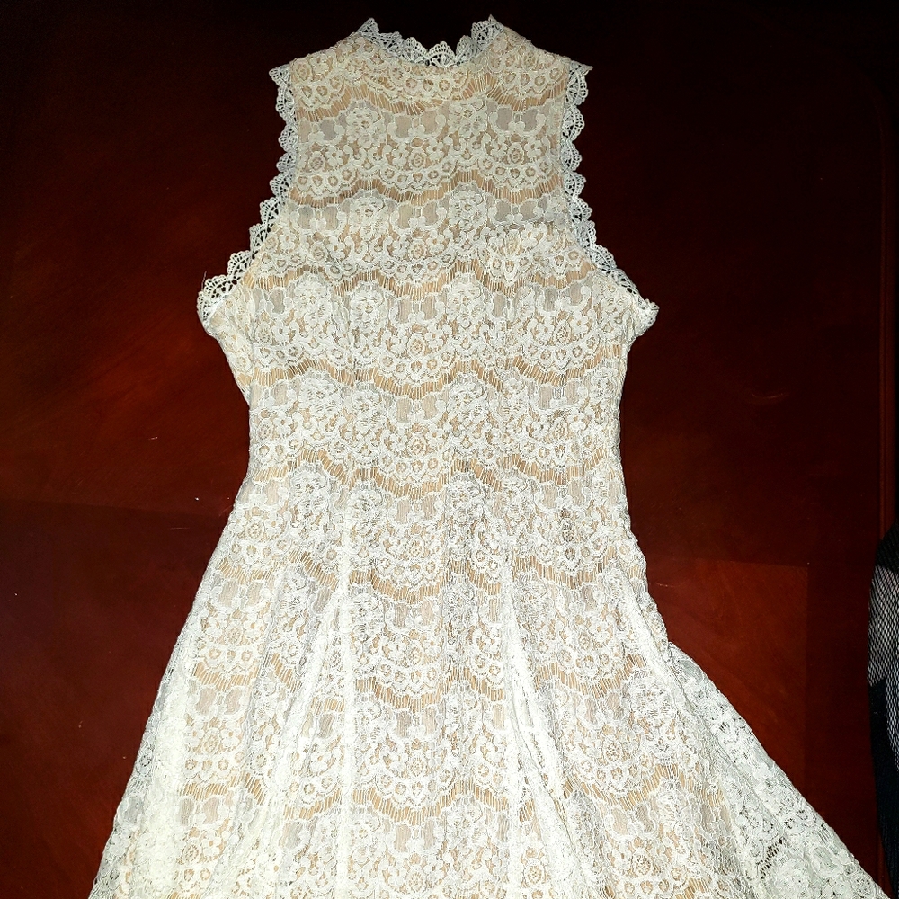Beautiful ivory/nude eyelash lace dress😍